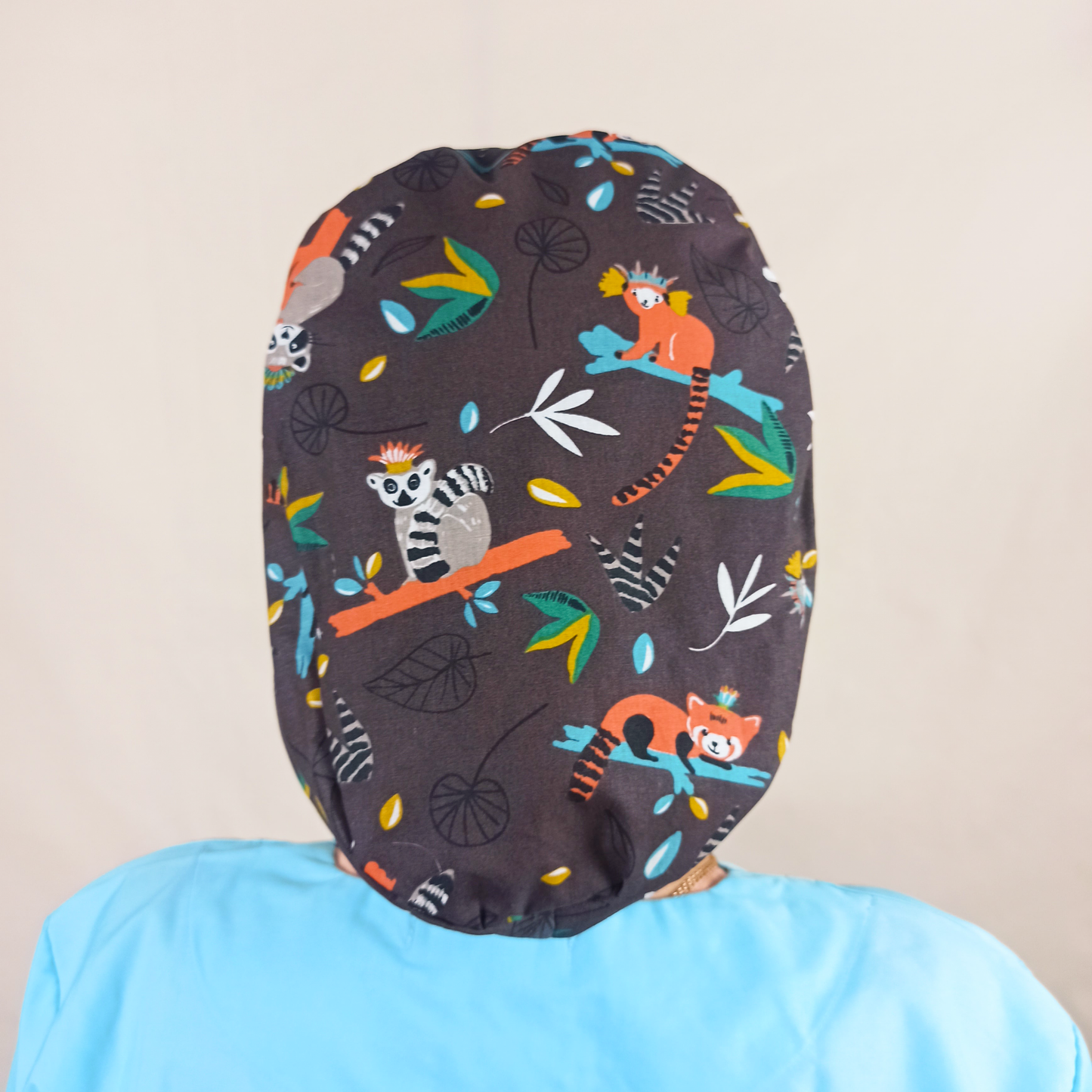 Fun scrub cap King Julen Madagascar Print satin inside